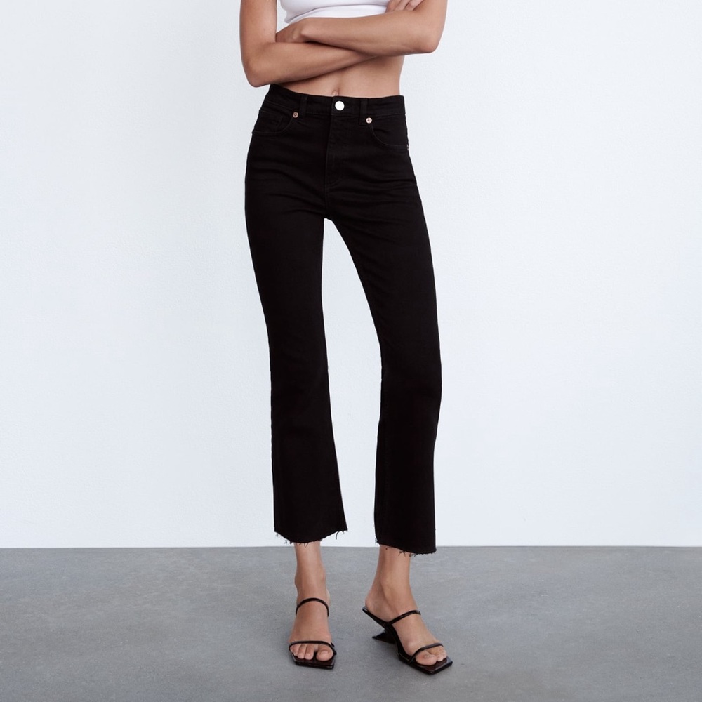 Zara Black Cropped Flare Jeans, size 4/27